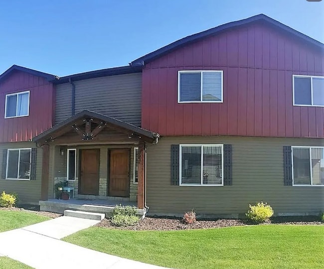Building Photo - 533 Countryside Ave