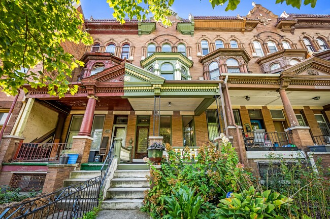 Photo - 3314 Auchentoroly Terrace