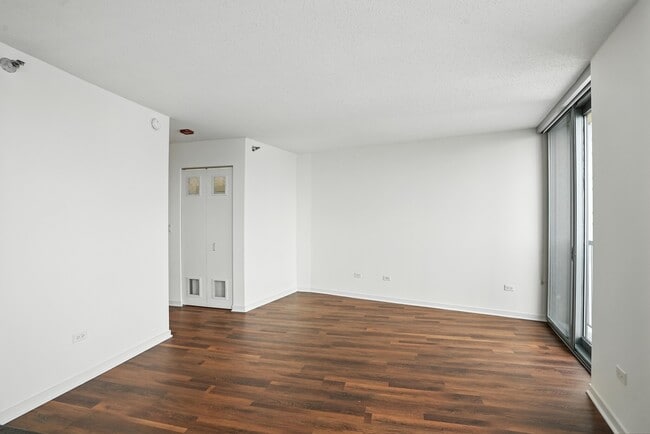 Photo - 504 N Kingsbury St