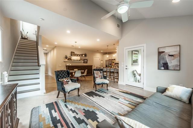 Photo - 971 Bassett Pl