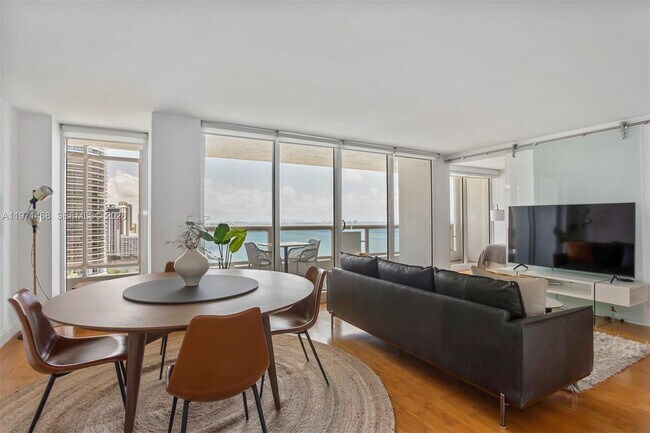 Building Photo - 1717 N Bayshore Dr Unit A-2740