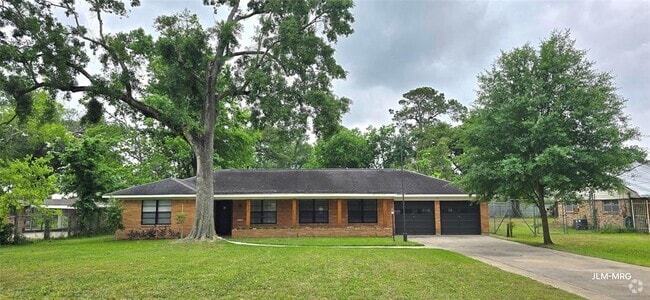 Building Photo - 609 Del Norte St Rental
