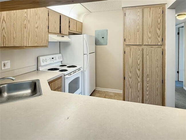 Photo - 1627 S Pine Ridge Cir Unit 1627