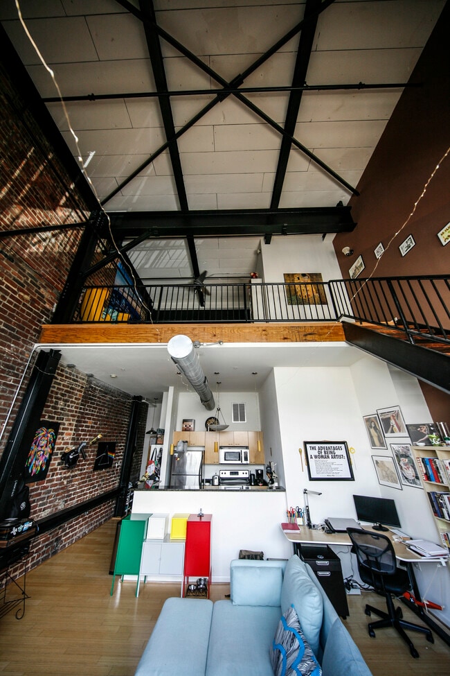 T and E Apartments