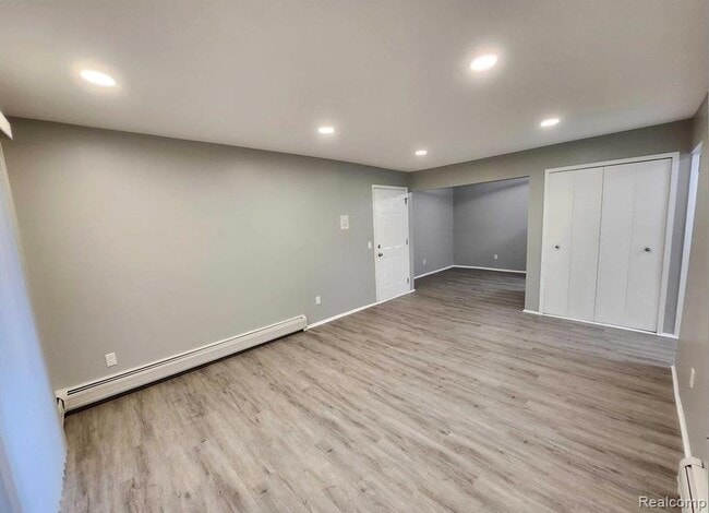 Photo - 2445 Torquay Ave Unidad 107