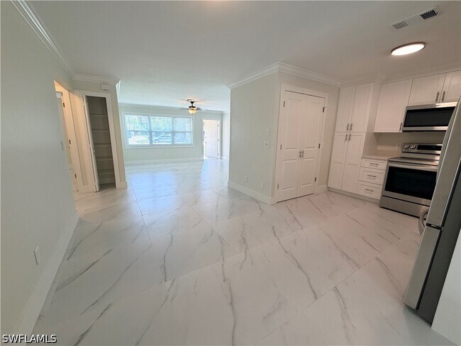 Photo - 18604 Miami Blvd