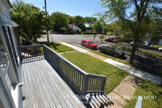 Photo - 2004 Maplewood Ave