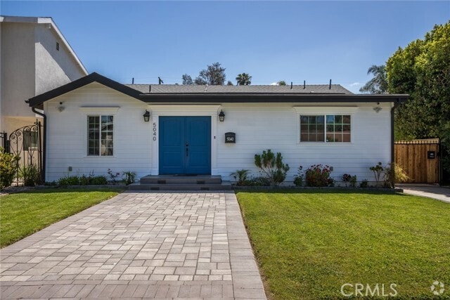 Building Photo - 5040 Varna Ave Rental