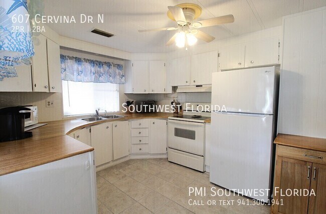 Photo - 607 Cervina Dr N