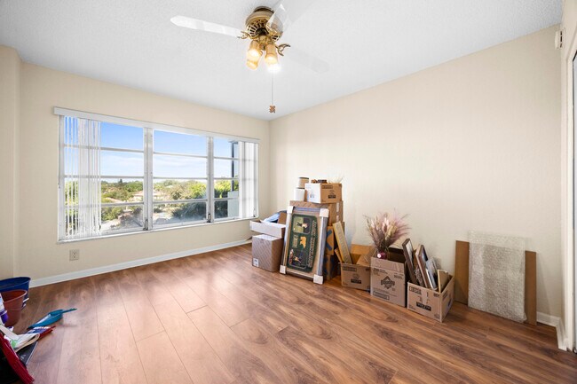 10777 W Sample Rd Unidad 508