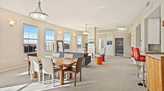 Building Photo - 475 W 12th Ave Unit 12c Rental