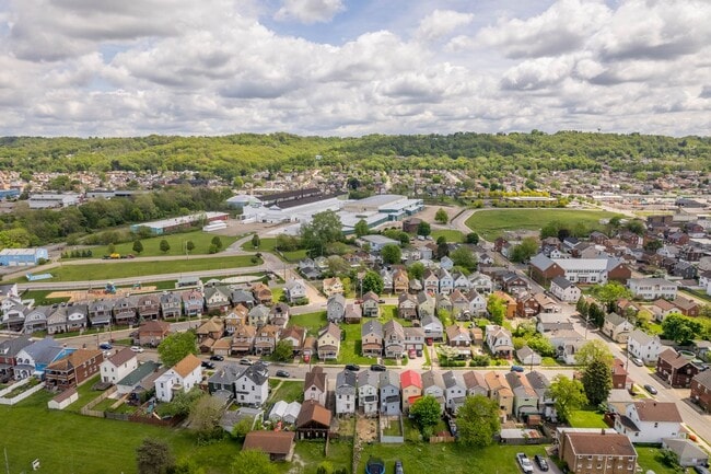 Photo - Stunning 2 bedroom home in Ambridge available July 1!