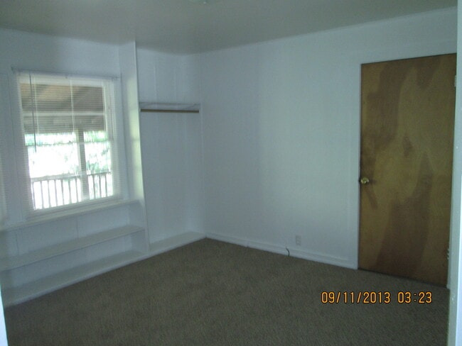 135 NW B Ave