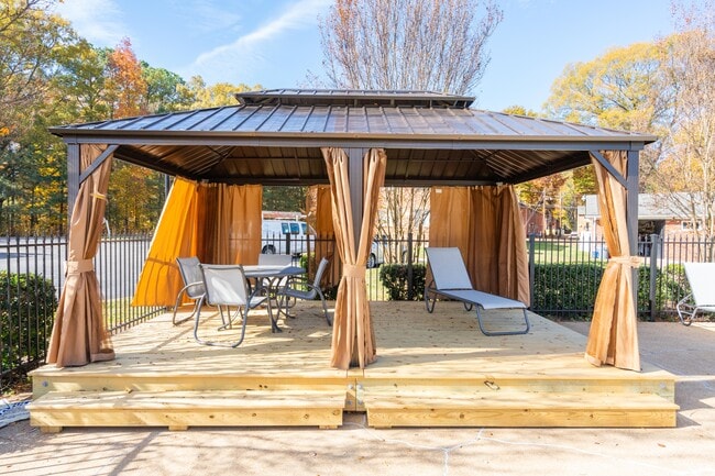 Photo - Deering Manor