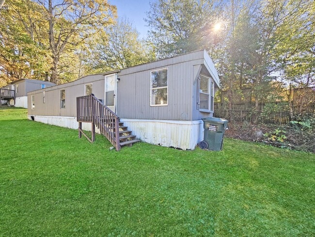 Building Photo - 412 McElhaney Rd