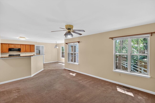 Photo - 3006 Freedom Ct N
