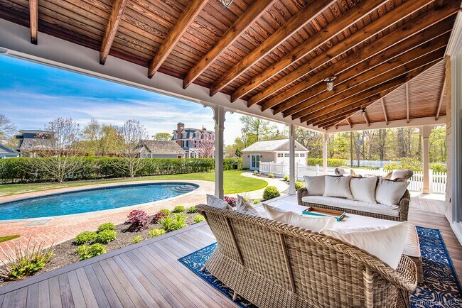 Photo - 106 Old Depot Rd