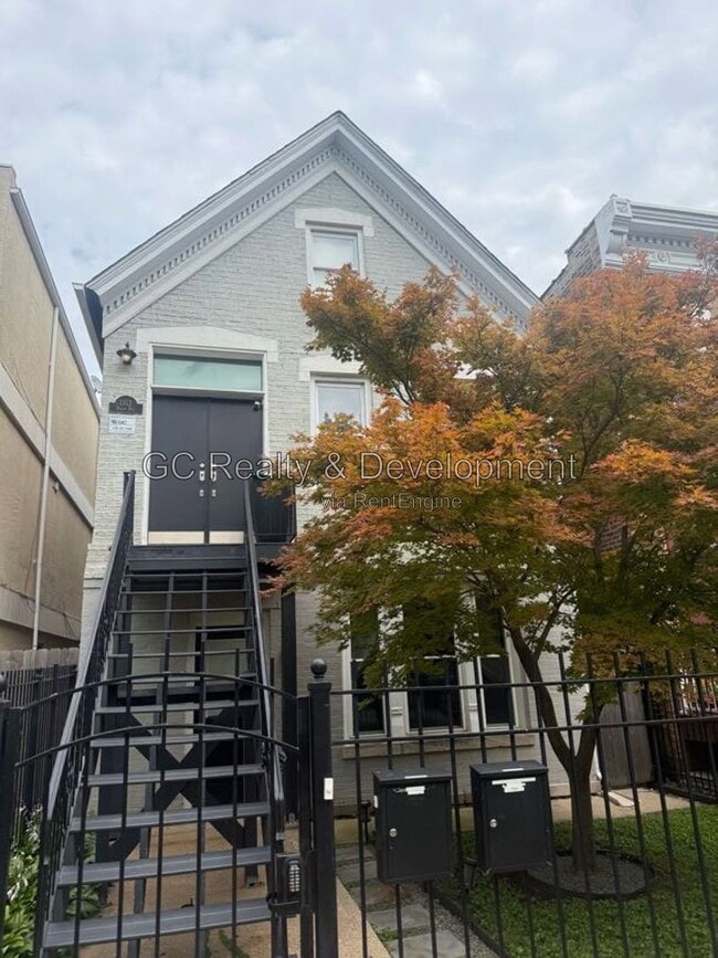 Building Photo - 1353 N Bell Ave Unit 1
