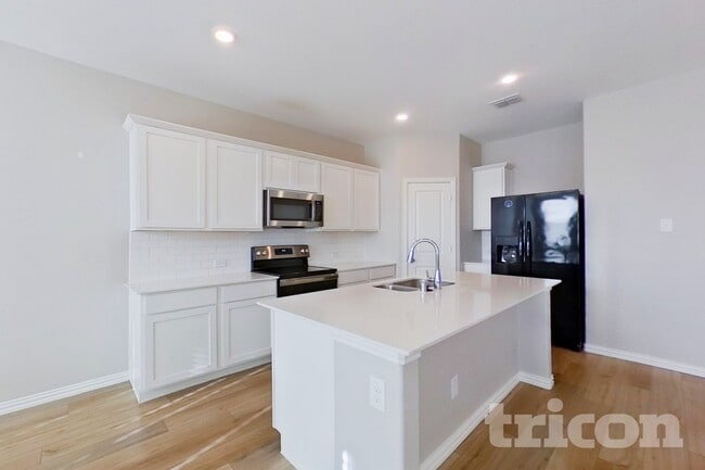 Photo - 440 Walpole Ct