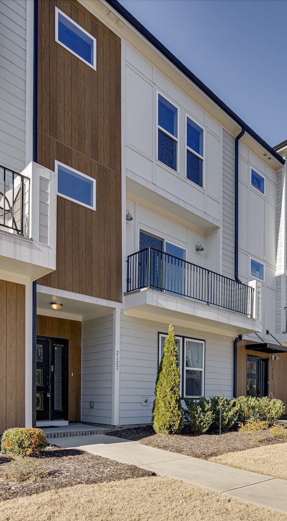 Spacious 4-Bedroom Townhome in Wendell Falls