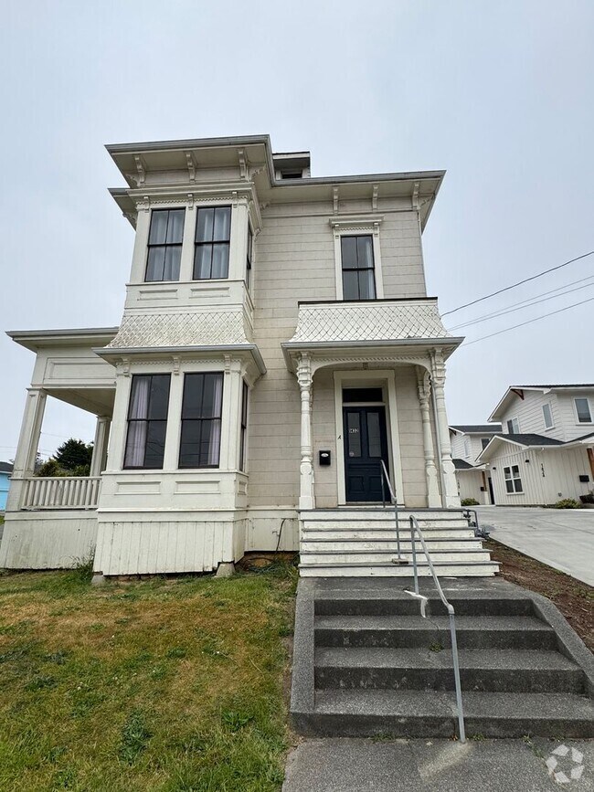 Building Photo - 1432 L St Unit A Rental