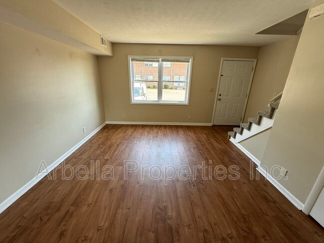 Photo - 1404 Bloomingdale Rd Unit A4