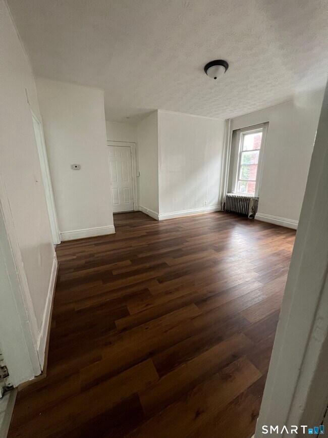 121 Babcock St Unit 2nd FLOOR