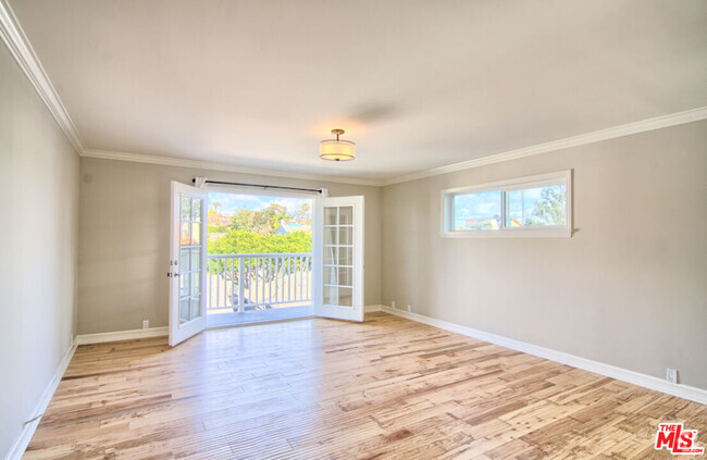 Building Photo - 2438 5th St Unit B Rental