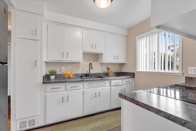 Photo - Oak Park Gardens