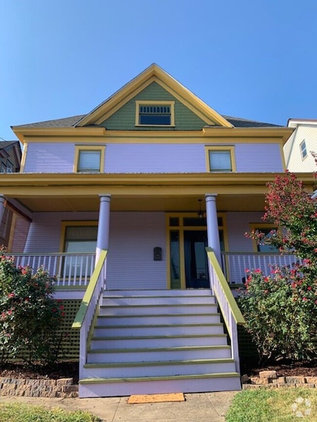 Building Photo - Spacious 3 BR home in Old SW, close to YMC...