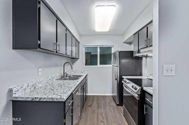 Building Photo - 5871 N 47th Dr Rental