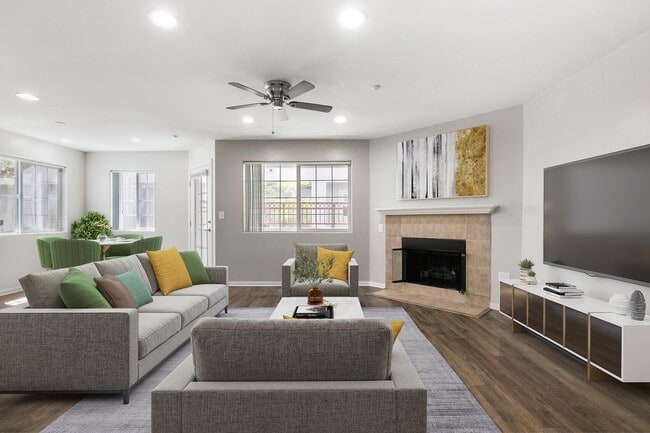 Photo - Pharus Plaza