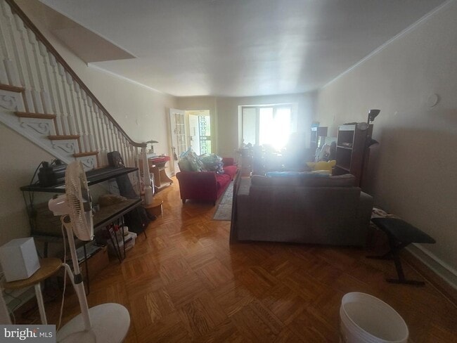 Photo - 6665 Sprague St