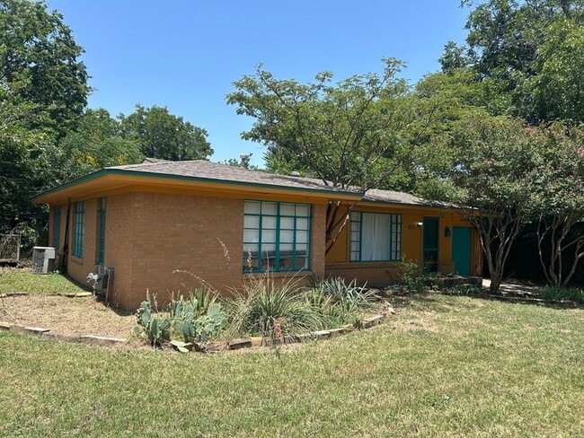 Photo - 4720 Lowell Ln
