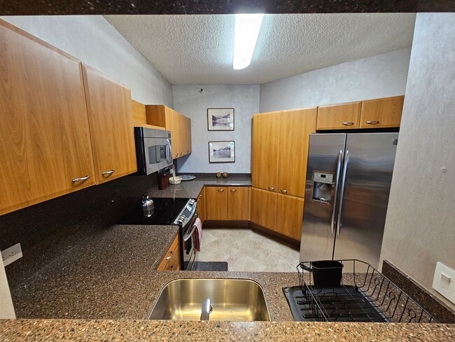 Photo - Spacious 3 bed, 2 bath with AMAZING views and breezes Unit 17B