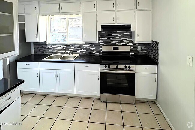 Building Photo - 555 W Rio Salado Pkwy Unit C Rental