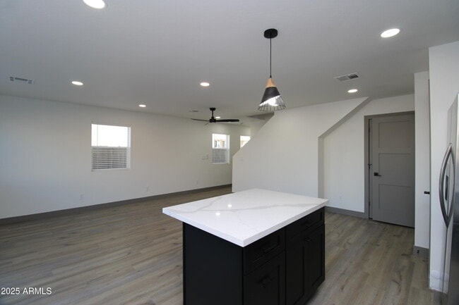 Photo - 2516 E Broadway Rd