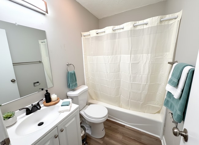 Photo - 514 Fieldstream Way