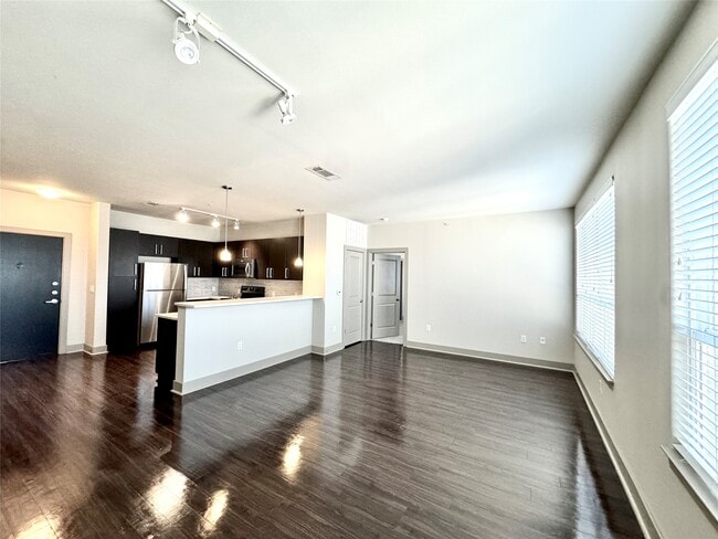 Building Photo - 1340 W Gray St Unit 442