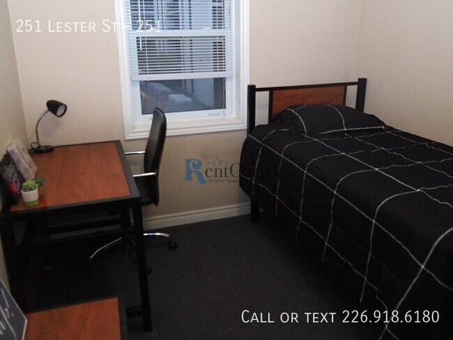 Photo - 251 Lester St