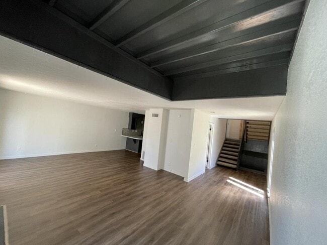 Photo - 6114 S Lakewood Ave