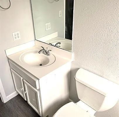 Photo - UPDATED 2 BEDROOMS WITH PRIVATE PATIO & CENTRAL AIR Unit 4