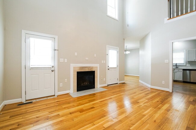 Photo - 2012 Winston Diamond Ct