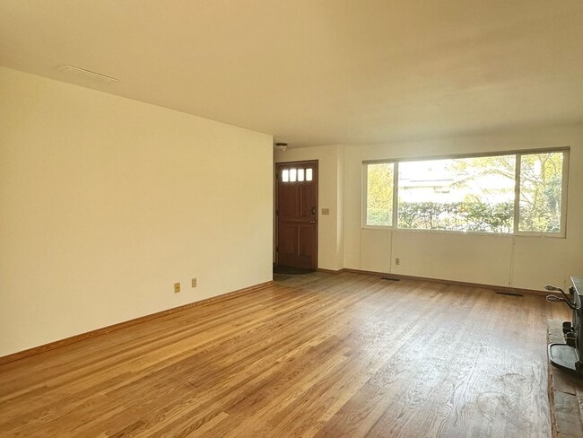 Photo - North Seattle Four Bedroom Home