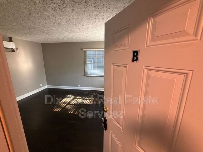 Photo - 350 Ross Ave