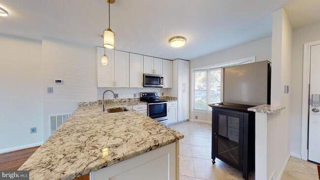 Photo - 2029 S Glebe Rd