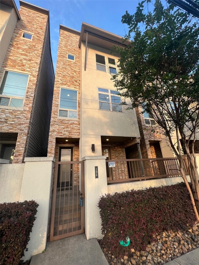 Photo - 194 Harvard St