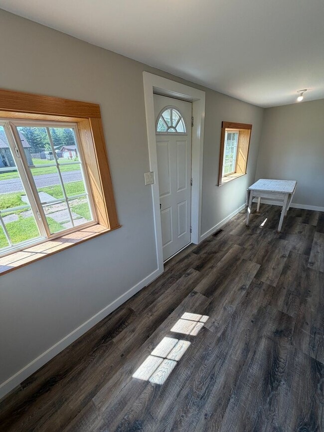 Photo - AVAILABLE Immediately - 2 Bedroom, 1 Bath Huge Yard