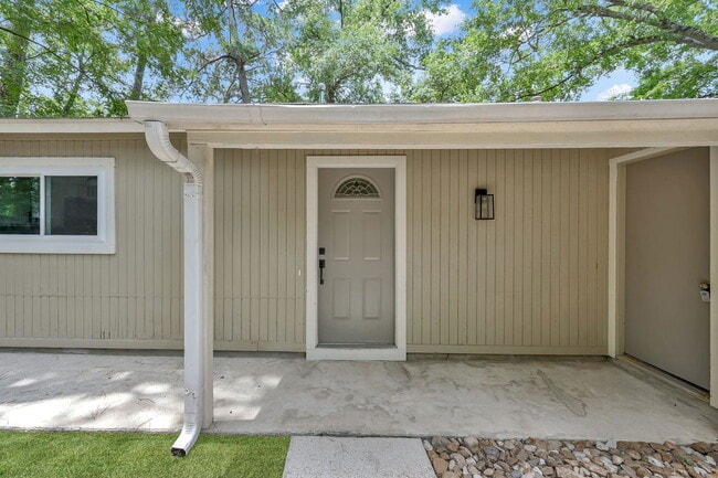 Photo - 21 Gambrel Oak Pl