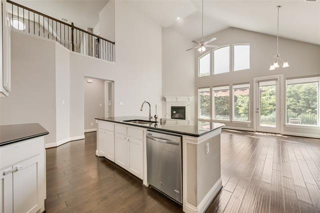 Building Photo - 4037 Hawthorne Dr Rental
